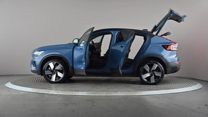 2022 Volvo C40