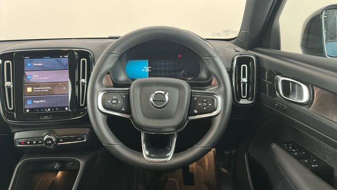 2022 Volvo C40