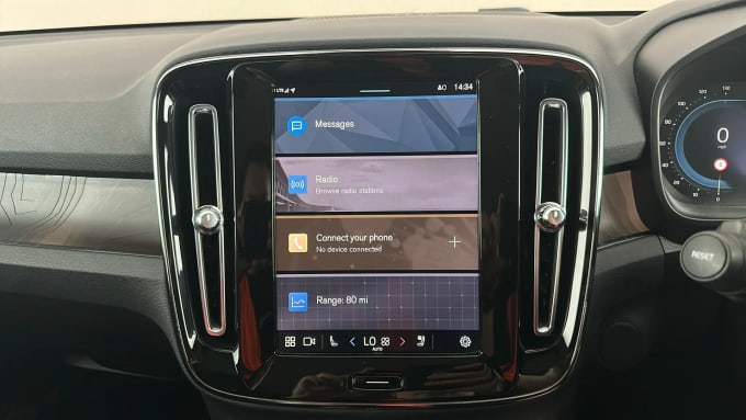 2022 Volvo C40