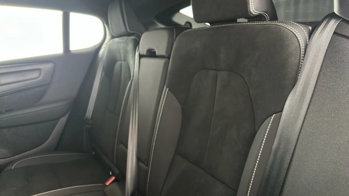 2022 Volvo C40