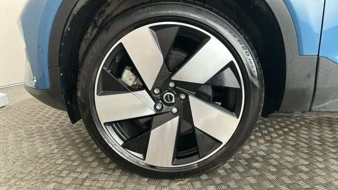 2022 Volvo C40