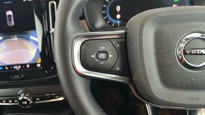 2022 Volvo C40