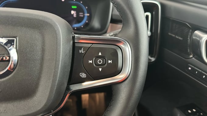 2022 Volvo C40