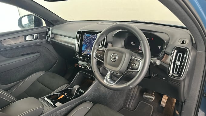 2022 Volvo C40