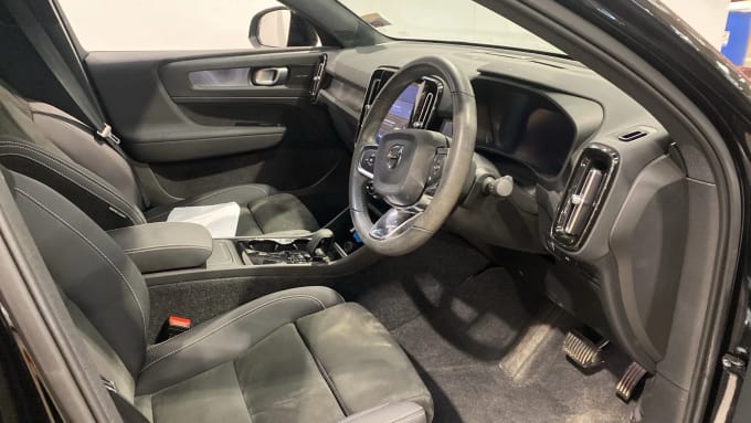 2022 Volvo C40