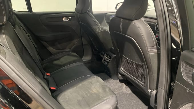 2022 Volvo C40