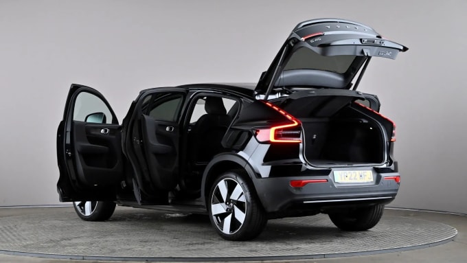 2022 Volvo C40