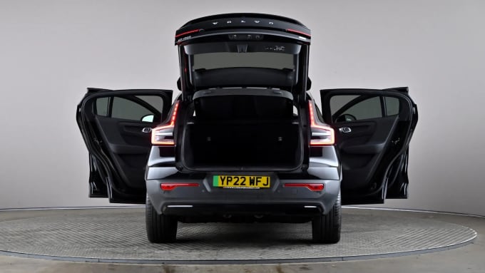 2022 Volvo C40