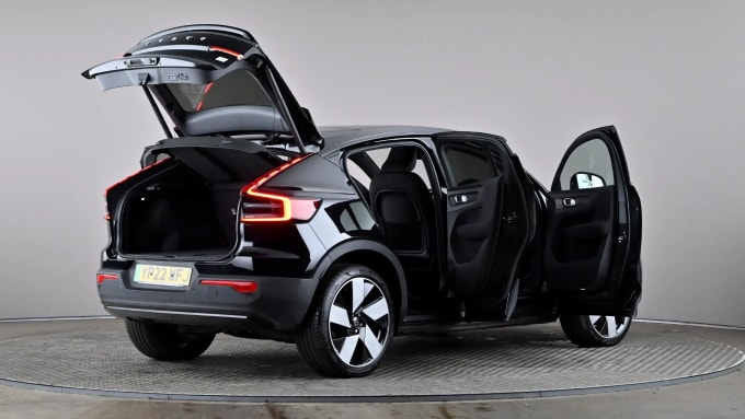 2022 Volvo C40