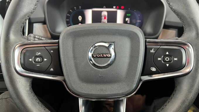 2022 Volvo C40