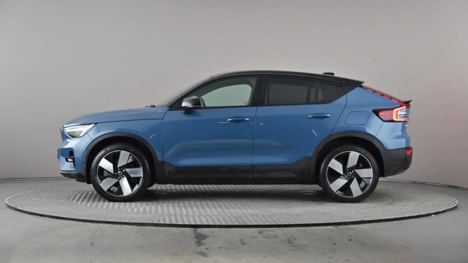 2022 Volvo C40