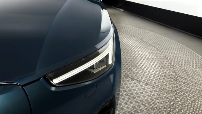 2022 Volvo C40