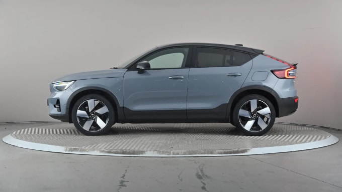 2022 Volvo C40