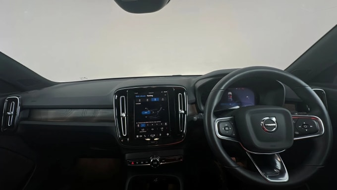 2022 Volvo C40