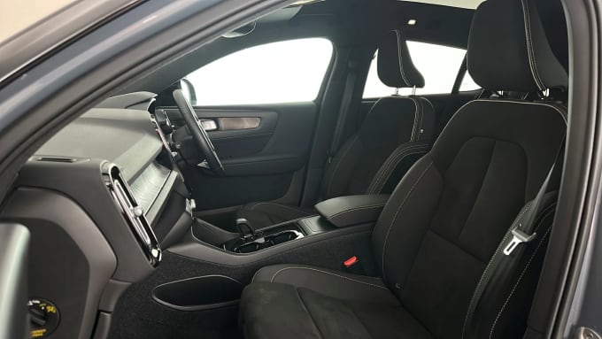2022 Volvo C40