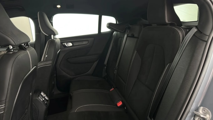 2022 Volvo C40