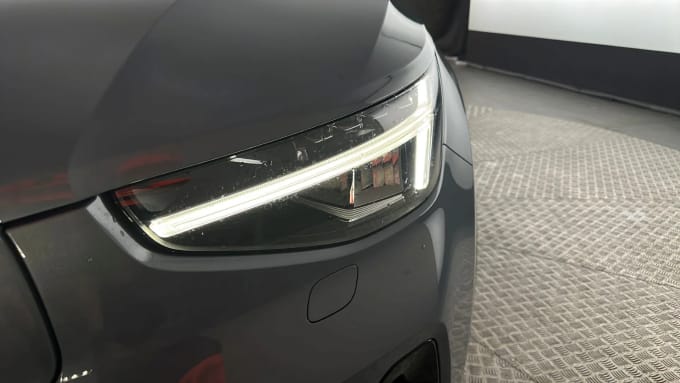 2022 Volvo C40