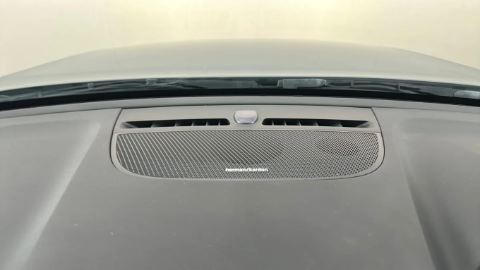 2022 Volvo C40