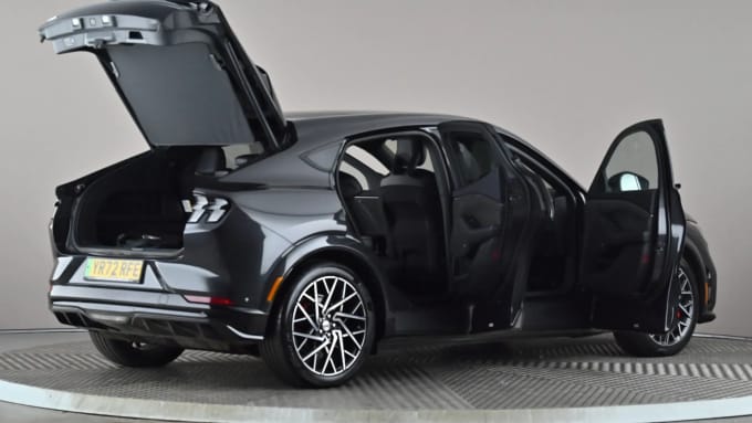 2022 Ford Mustang Mach-e