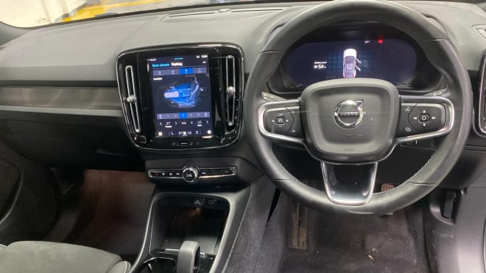2022 Volvo C40