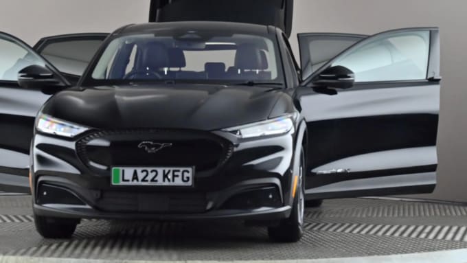 2022 Ford Mustang Mach-e