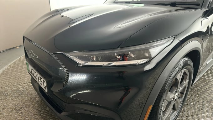 2022 Ford Mustang Mach-e