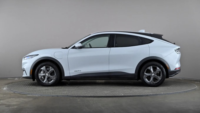 2022 Ford Mustang Mach-e