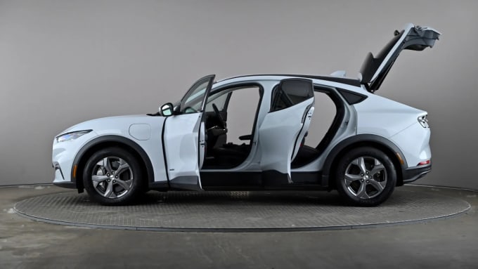 2022 Ford Mustang Mach-e