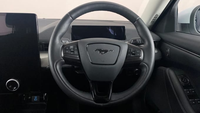 2022 Ford Mustang Mach-e