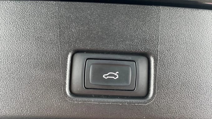 2022 Audi Q4
