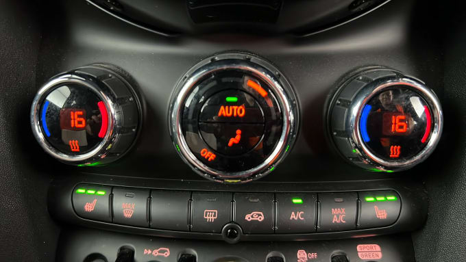 2023 Mini Hatch