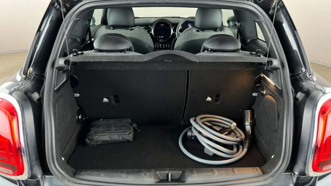 2023 Mini Hatch