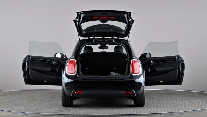 2023 Mini Hatch