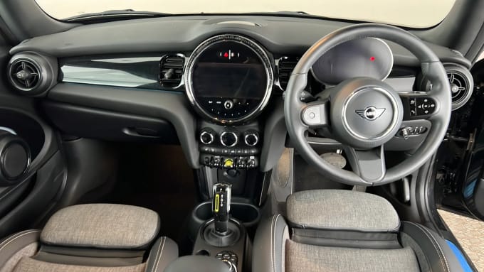 2023 Mini Hatch