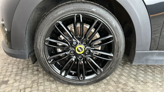 2023 Mini Hatch