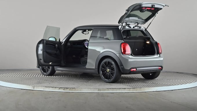 2021 Mini Hatch