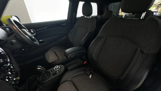2021 Mini Hatch
