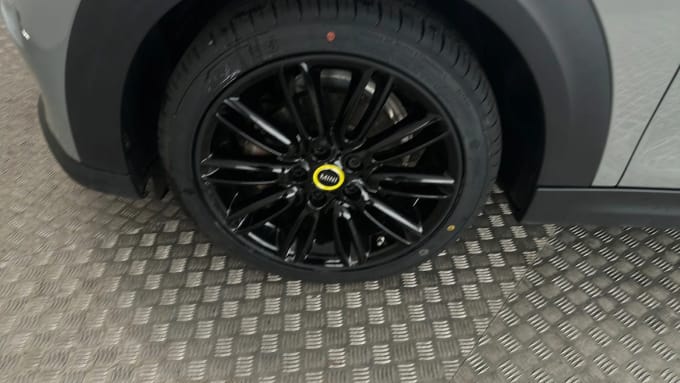 2021 Mini Hatch