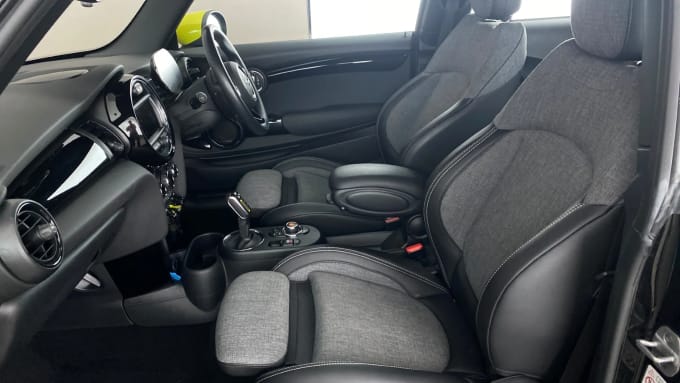 2020 Mini Hatch