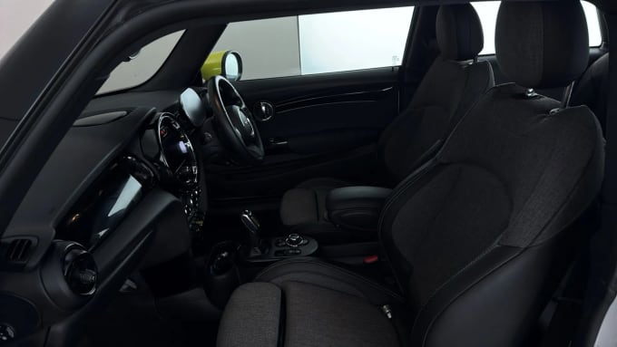 2021 Mini Hatch