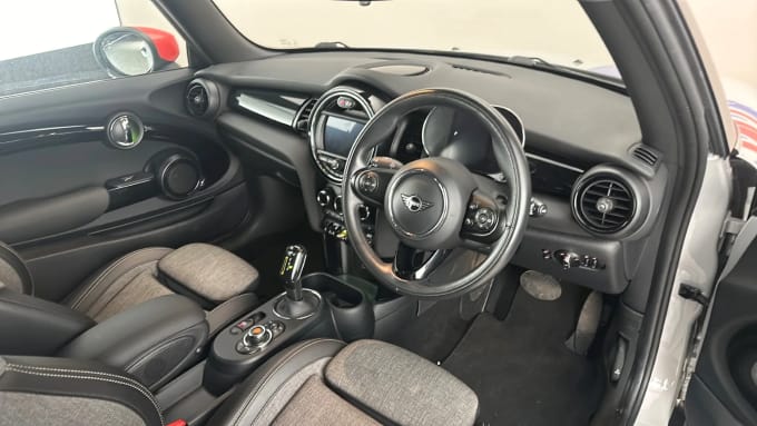 2020 Mini Hatch