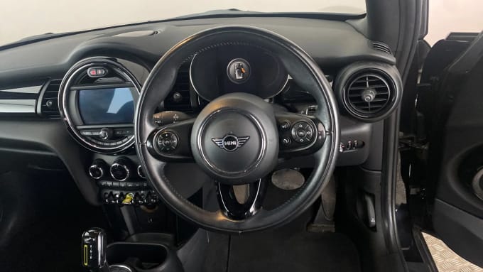 2021 Mini Hatch