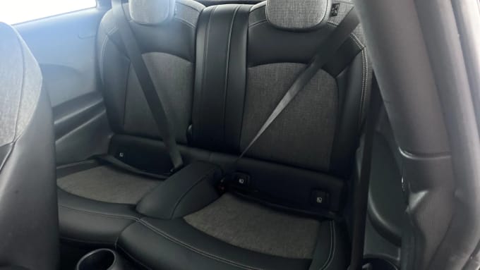 2021 Mini Hatch
