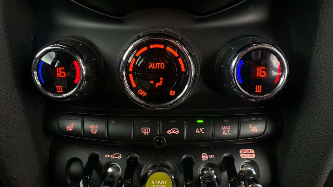2021 Mini Hatch