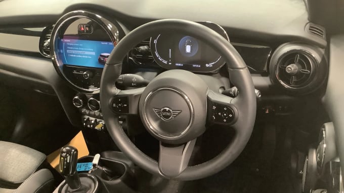 2022 Mini Hatch