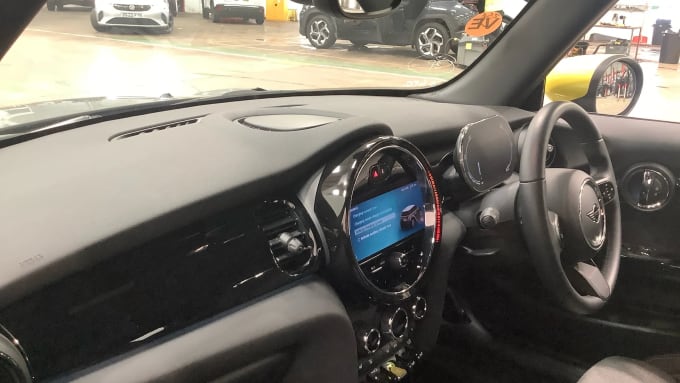2022 Mini Hatch