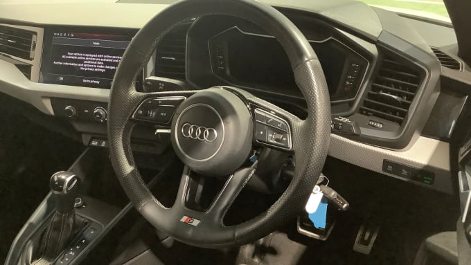 2022 Audi A1