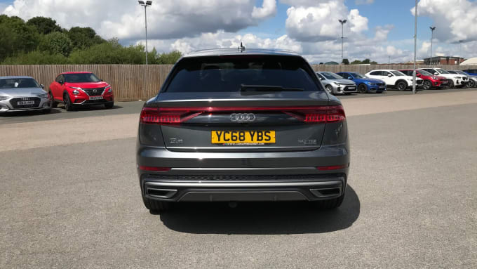 2018 Audi Q8