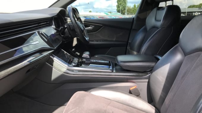 2018 Audi Q8