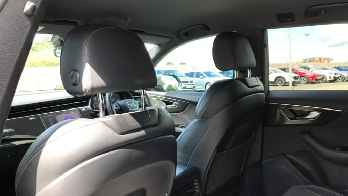 2018 Audi Q8